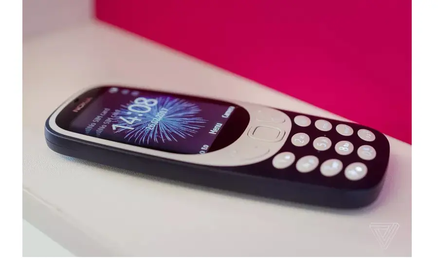 Sisi samping Nokia 3310 terbaru (Doc: The Verge)