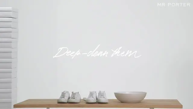 Cara Mudah Hilangkan Noda Pada Sneakers Putih