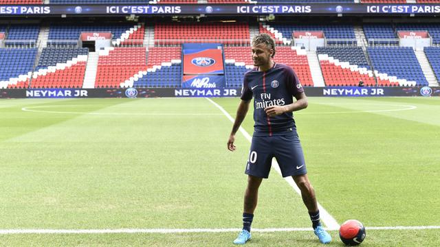 FOTO: Ronaldo, Messi dan Neymar, 3 Kandidat Pemain Terbaik FIFA