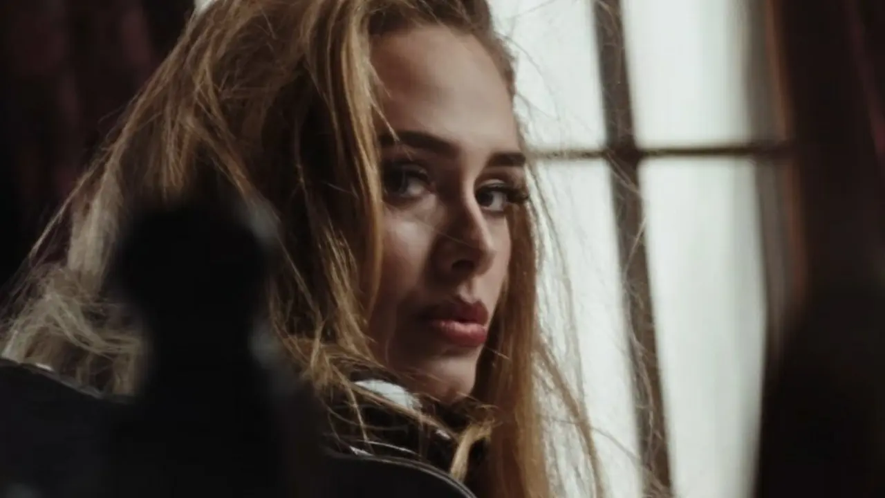 Video Klip Easy On Me Adele