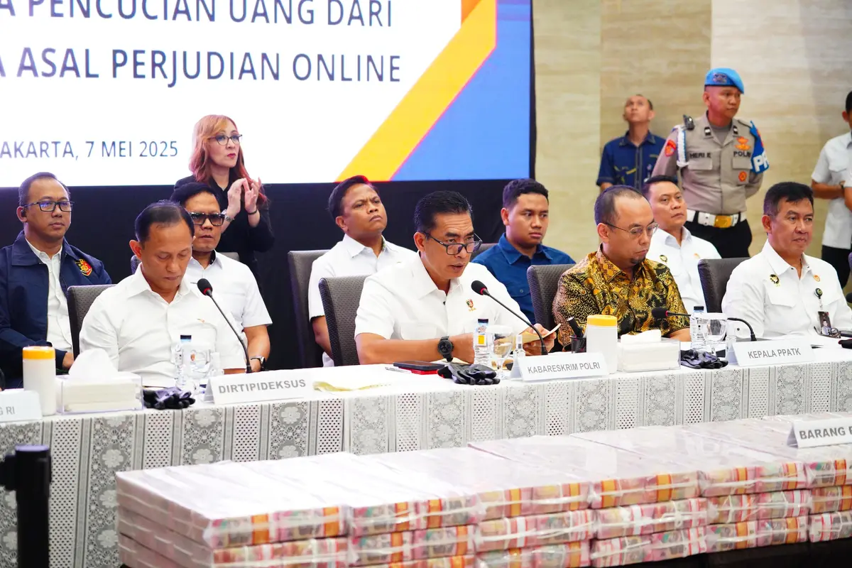 Konferensi pers penetapan tersangka dan penyitaan aset dalam rangka penyidikan perkara TPPU dari tindak pidana Judi Online.