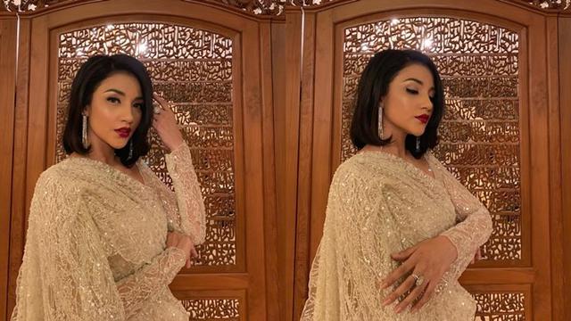 Kerap tampil dengan rambut panjang, Tsania Marwa kini tampil memesona dengan rambut pendek.