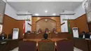 Suasana sidang putusan sela terdakwa Gatot Brajamusti (55) di Pengadilan Negeri Jakarta Selatan, Selasa (31/10). Majelis hakim PN Jakarta Selatan menolak semua eksepsi Gatot Brajamusti dan kuasa hukumnya. (Liputan6.com/Immanuel Antonius)