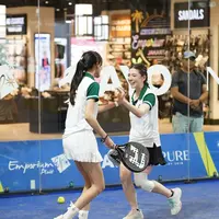 Kini, pengalaman berolahraga padel semakin mudah diakses dengan hadirnya lapangan padel di dalam mal, sebuah inovasi menarik dari Npure. (Npure)