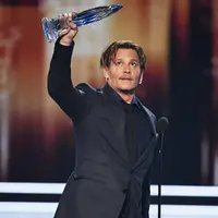 Rangkaian kata disampaikan Depp sebagai bentuk rasa terima kasihnya kepada para fans yang selalu setia bersamanya. Penghargaan ‘Favorite Movie Icon’ diterima Depp tahun ini. (AFP/Bintang.com)