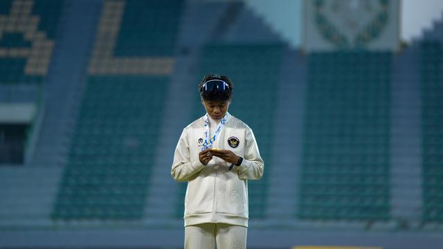 Atlet lari gawang Indonesia, Dina Aulia