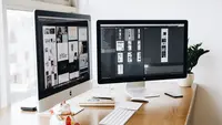 Ilustrasi seni grafis, komputer. (Photo by Tranmautritam: https://www.pexels.com/photo/two-imac-s-with-keyboard-and-phones-on-desk-326503/)
