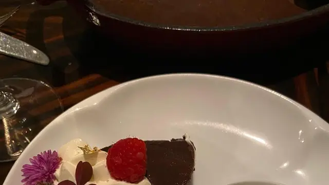 Budino al Cioccolato, salah satu hidangan yang disajikan Chef Claudio Rossi dalam Pekan Kuliner Italia di Dunia edisi ke-9. (Liputan6.com/Benedikta Miranti)