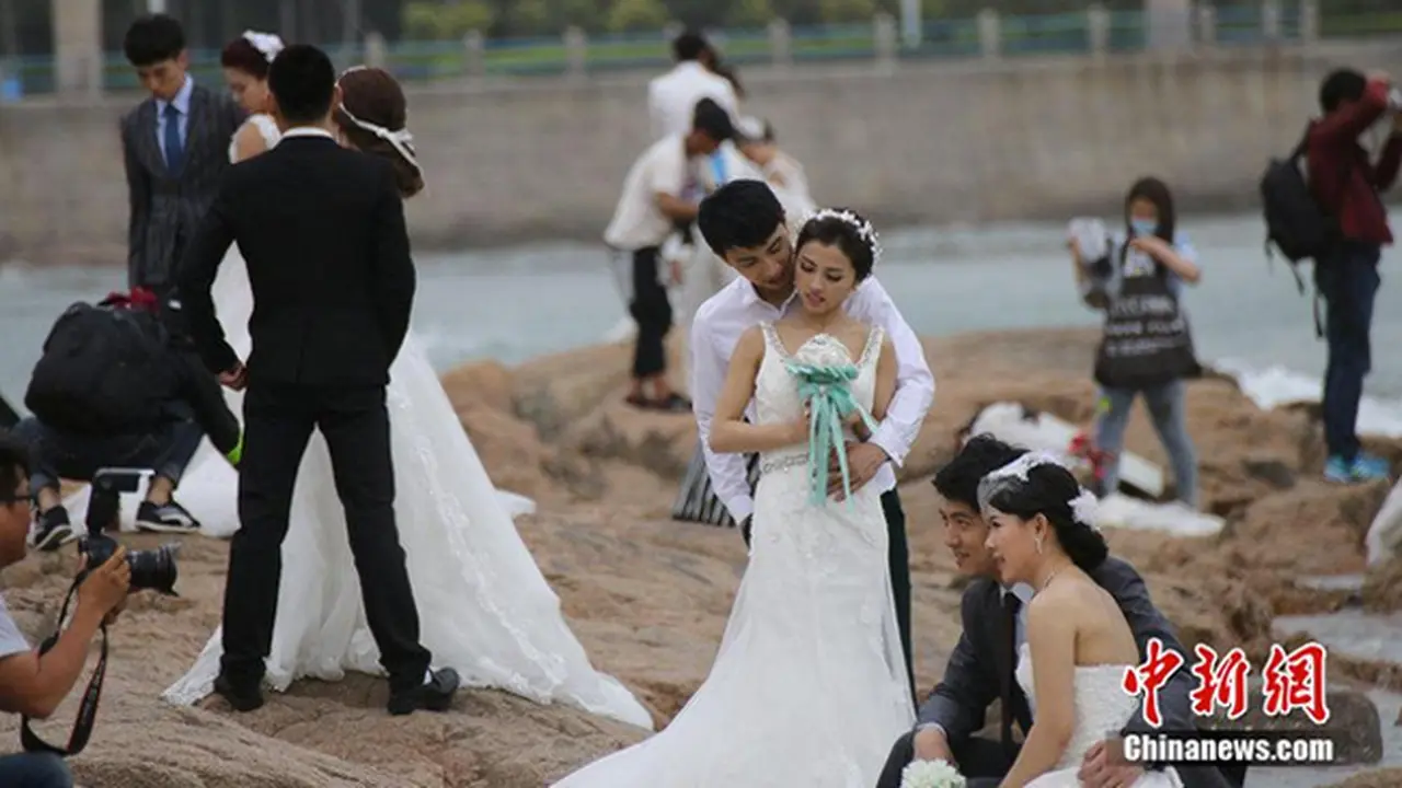 Pantai Ini Dipadati Calon Pengantin, Kenapa Ya?