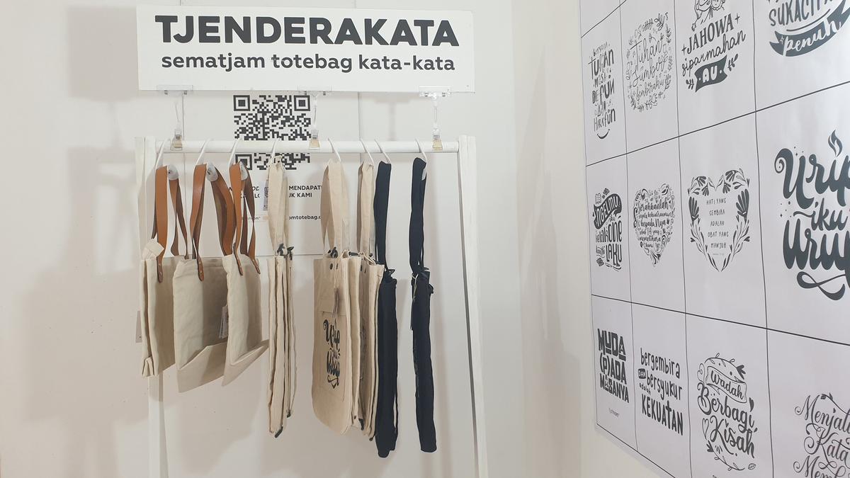Sukses dengan Tjahnom, UMKM Tote Bag Ini Kembangkan Sister Brand Tjenderakata