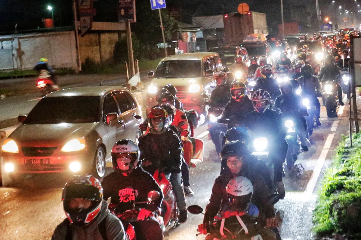 Pemudik Motor Mulai Serbu Jalur Pantura