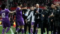 Usai imbang melawan Sevilla, Real Madrid kini sudah tak terkalahkan dalam 40 pertandingan beruntun di seluruh kompetisi, melampaui rekor milik FC Barcelona (39 laga), Spanyol, Kamis (12 /1). (AP Photo/ Angel Fernandez)