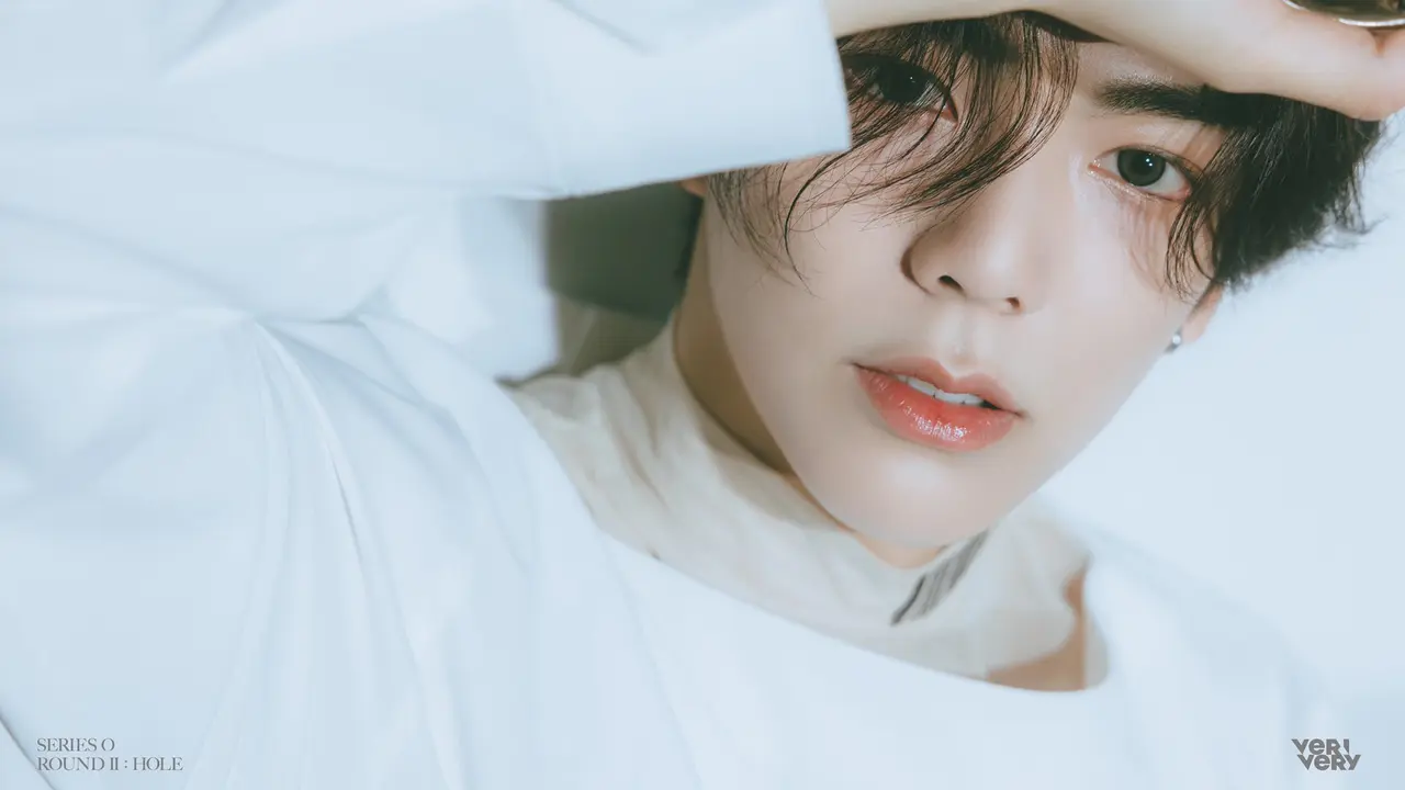 Minchan Verivery. (Jellyfish Entertainment via Soompi)