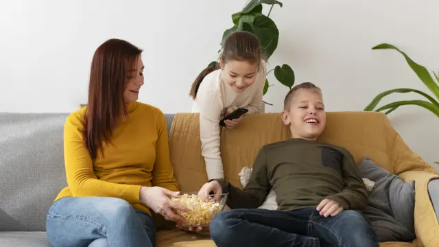 Mengenal Egalitarian Parenting, Membangun Kemitraan Seimbang dalam Mendidik Anak (Foto: Freepik/freepik)