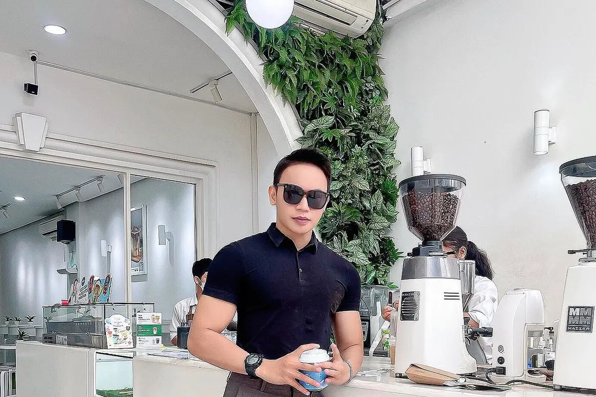 Potret Jordan Ali Kekasih Baru Eva Manurung Ibunda Virgoun