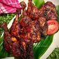 Sepiring ayam bakar pedas manis. (Liputan6.com/IG/cheche_kitchen)