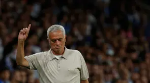 Aksi Jose Mourinho pada laga Real Madrid lawan Espanyol pada pekan ke-2 La Liga 2026/2027 di RCDE Stadium - AP Photo/Joan Monfort