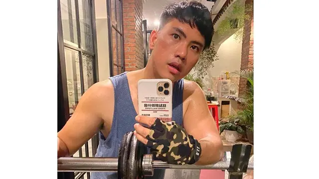7 Potret Penampilan Terbaru Ricky Cuaca, Makin Tegap dan Bugar