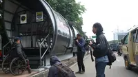 Ide yang dicetus Ridwan Kamil untuk membuat halte unik berbentuk kapsul nyatanya menimbulkan kontra dari warganya.
