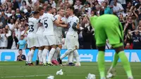 Para pemain Tottenham merayakan gol ke gawang MU pada pertandingan pekan kedua Liga Inggris 2023/2024. (ADRIAN DENNIS / AFP)