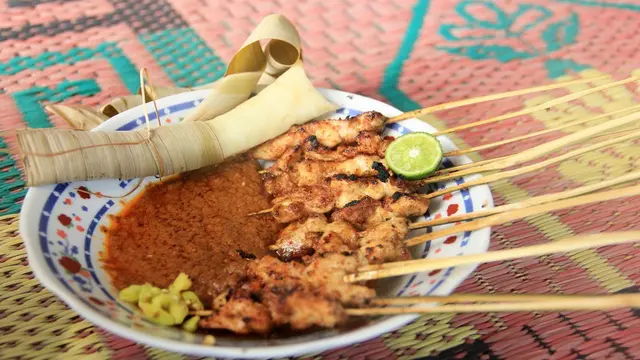 Sate Bulayak khas Suku Sasak