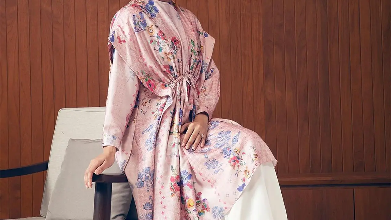 6 Ide Baju Tunik Elegan untuk Ramadan dan Lebaran dari Fuji An hingga Raline Shah