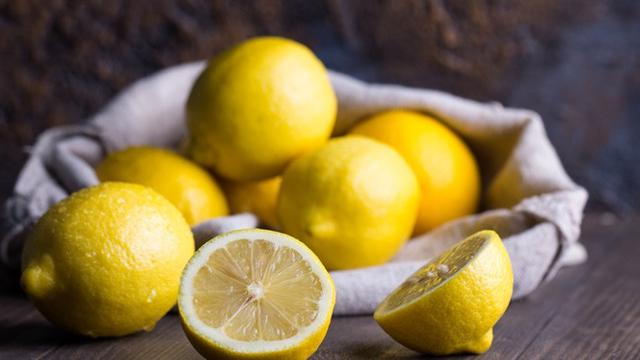 Cara Mencerahkan Wajah Kusam dengan Lemon