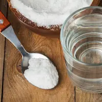 Nyeri pada Mulut? Kumur Air Garam Saja! (Alexeysun/Shutterstock)