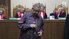Terdakwa dugaan suap proyek PLTU Riau-1 yang juga mantan Dirut PLN, Sofyan Basir saat menjalani sidang lanjutan di Pengadilan Tipikor, Jakarta, Senin (23/9/2019). Sidang mendengar keterangan terdakwa. (Liputan6.com/Helmi Fithriansyah)