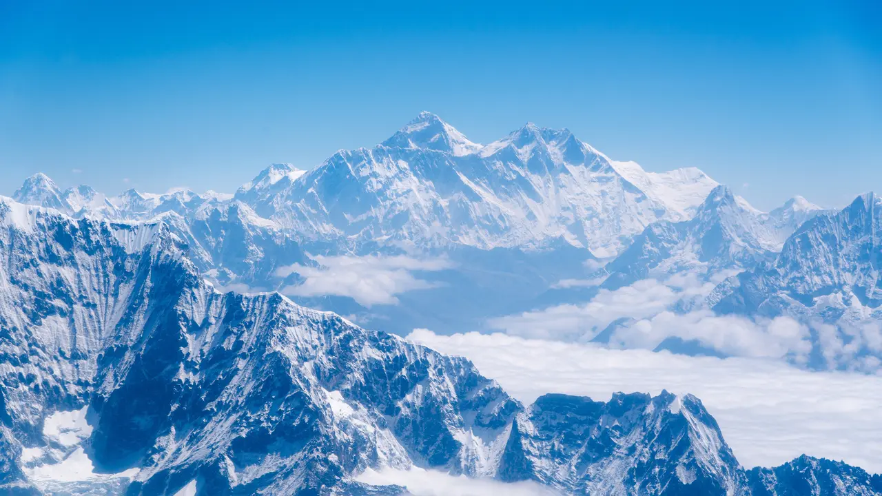 Virus Covid-19 terdeteksi di gunung Everest/dok. Unsplash Andreas