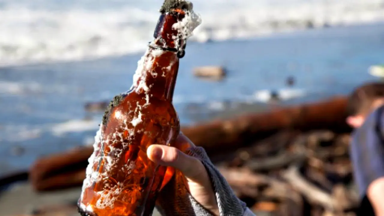Botol Misterius 3 Kali Kunjungi Pantai *OTW
