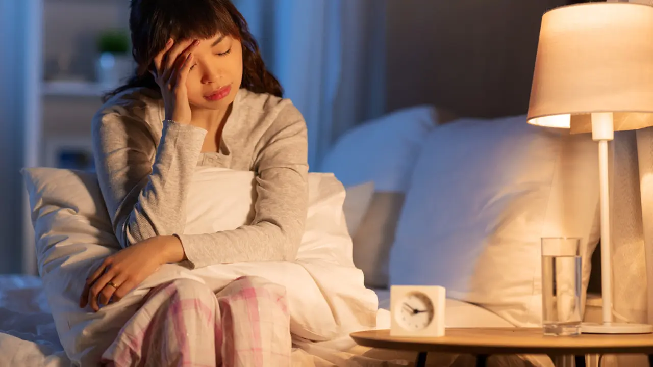 Berisiko Ganggu Kesehatan Tubuh, Ini Kebiasaan Buruk yang Harus Dihindari Sebelum Tidur Malam