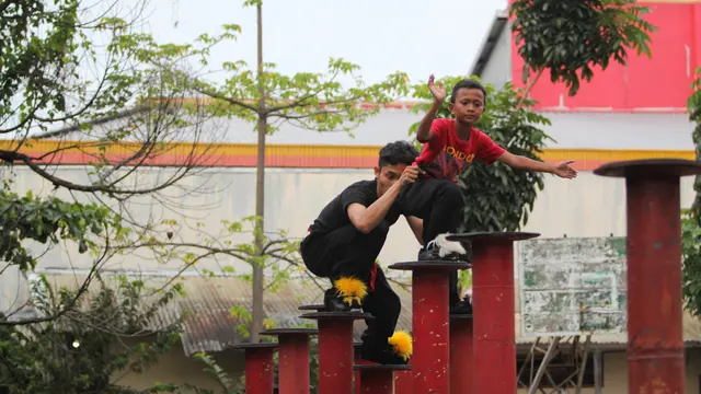 Liukan Barongsai Runtuhkan Tembok Pembeda