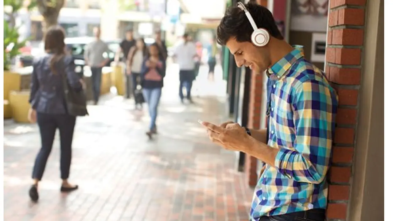 Plantronics BB Sense, Headphone yang Dibuat Sesuai Kepala Manusia