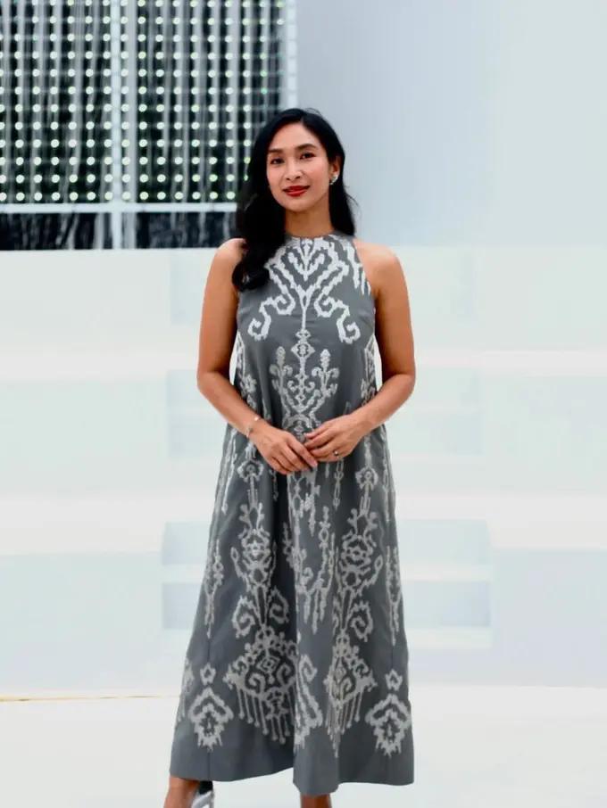 Potret Happy Salma yang Makin Menawan di Usia 42 Tahun