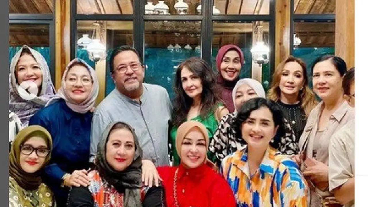 Artis Era 80-an Reuni sekaligus buka puasa Ramadhan 2023 (Foto: Instagram shirleymalintonreal)