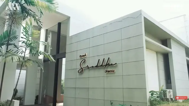 Cinta Laura tunjukkan kantor barunya (YouTube/AH)