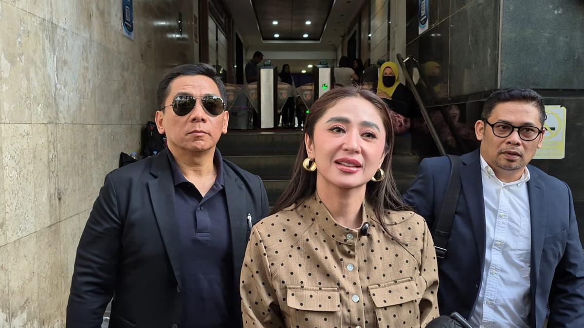 Dewi Perssik Jalani Pemeriksaan Dugaan Pencatutan Nama, Tutup Pintu Damai Bagi Terlapor
