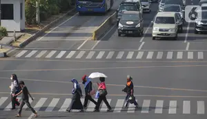 Hindari Aktivitas di Luar Ruangan Saat Cuaca Panas Menyengat