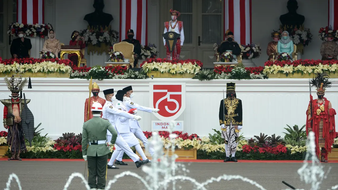 Presiden Jokowi Saat Pimpin Upacara di Istana Merdeka