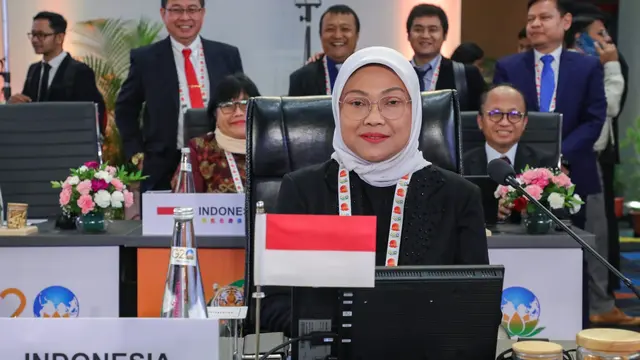 Menteri Ketenagakerjaan (Menaker) Ida Fauziyah menyatakan, Indonesia berkomitmen untuk turut serta mengatasi tiga isu prioritas yang menjadi pembahasan dalam Presidensi G20 India