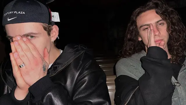 Justin Bieber dan Hailey liburan di Disneyland (Foto: Instagram @justinbieber)