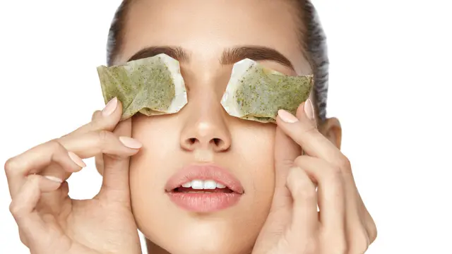 Tips Menyamarkan Wajah Lelah Setelah Mudik, Biar Tetap On Point Saat Kembali ke Kantor