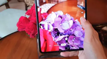 Galaxy Fold telah dirilis di Indonesia dengan banderol harga Rp 30,8 jutaan.