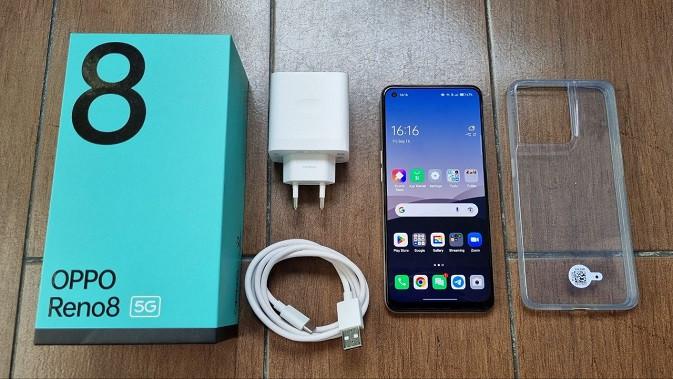 <p>Kotak penjualan Oppo Reno8 5G di Indonesia (Liputan6.com/Agustinus M. Damar)</p>