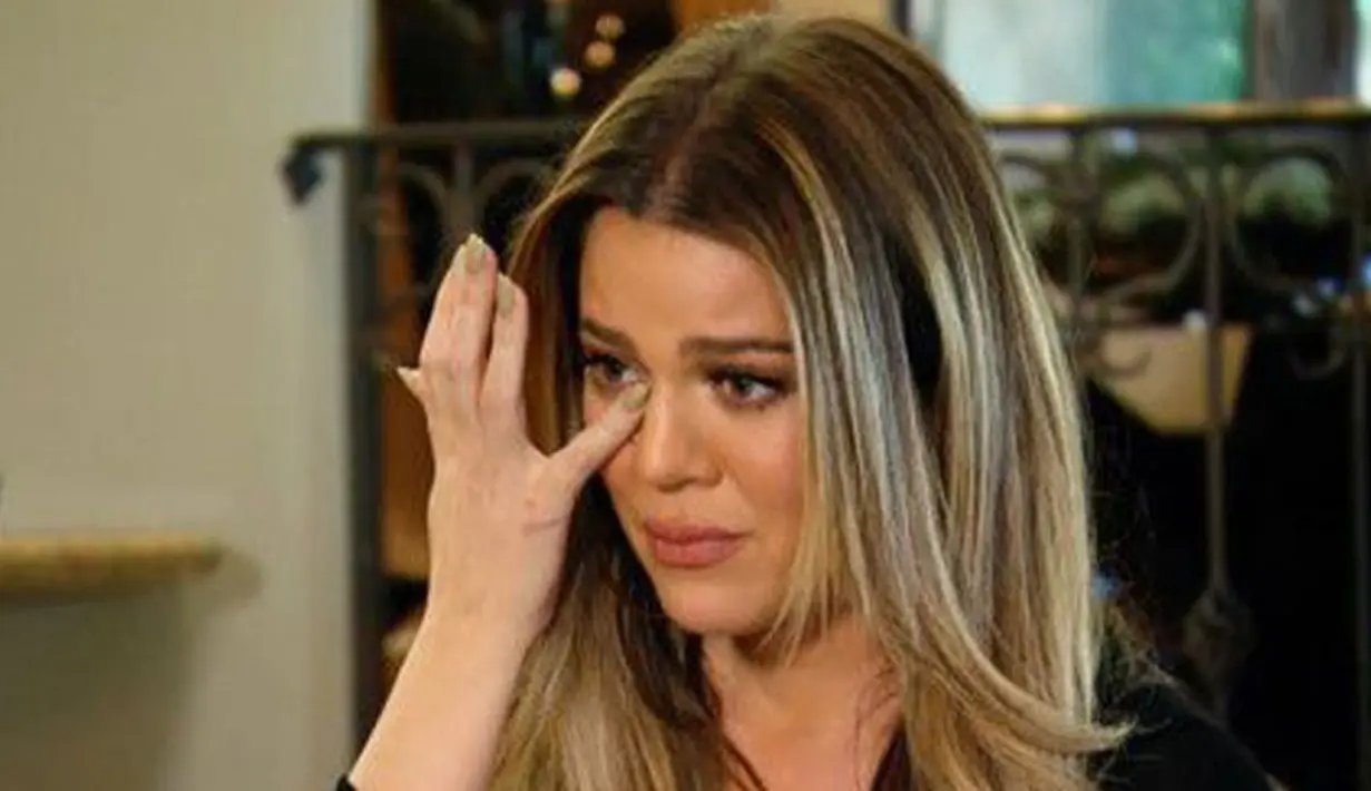 Dilansir dari E! News, Khloe kini merasa seperti hidup di neraka. (Radar Online)