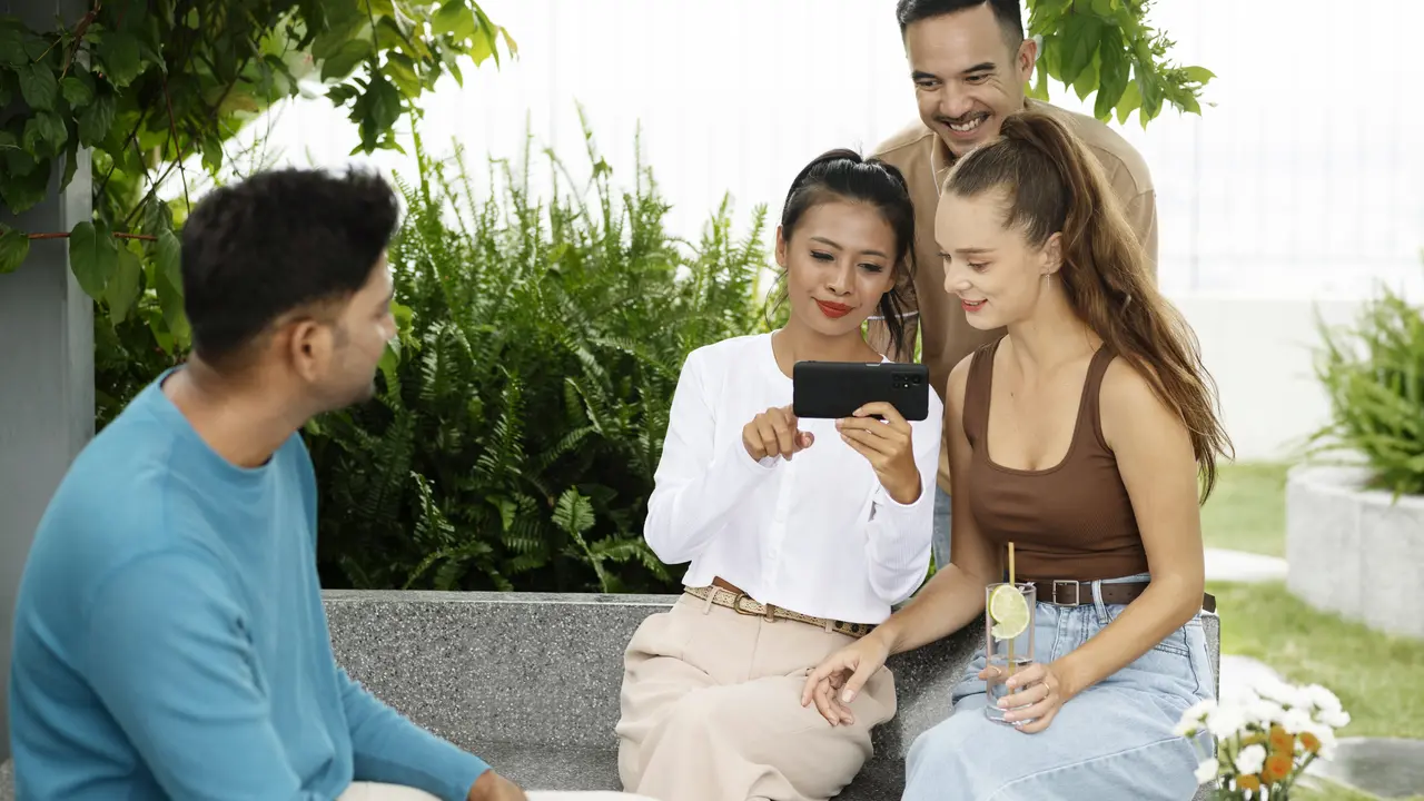 Illustrasi pasangan bertemu dengan orang tua