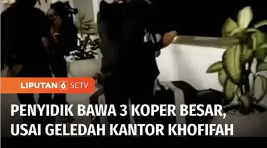 Setelah menggeledah sekitar 10 jam di Kantor Gubernur dan Wakil Gubernur Jawa Timur, Khofifah Indar Parawansa dan Emil Dardak, tim penyidik KPK membawa tiga koper besar yang diduga barang bukti kasus dana hibah yang menyeret Wakil Ketua DPRD Jawa Tim...