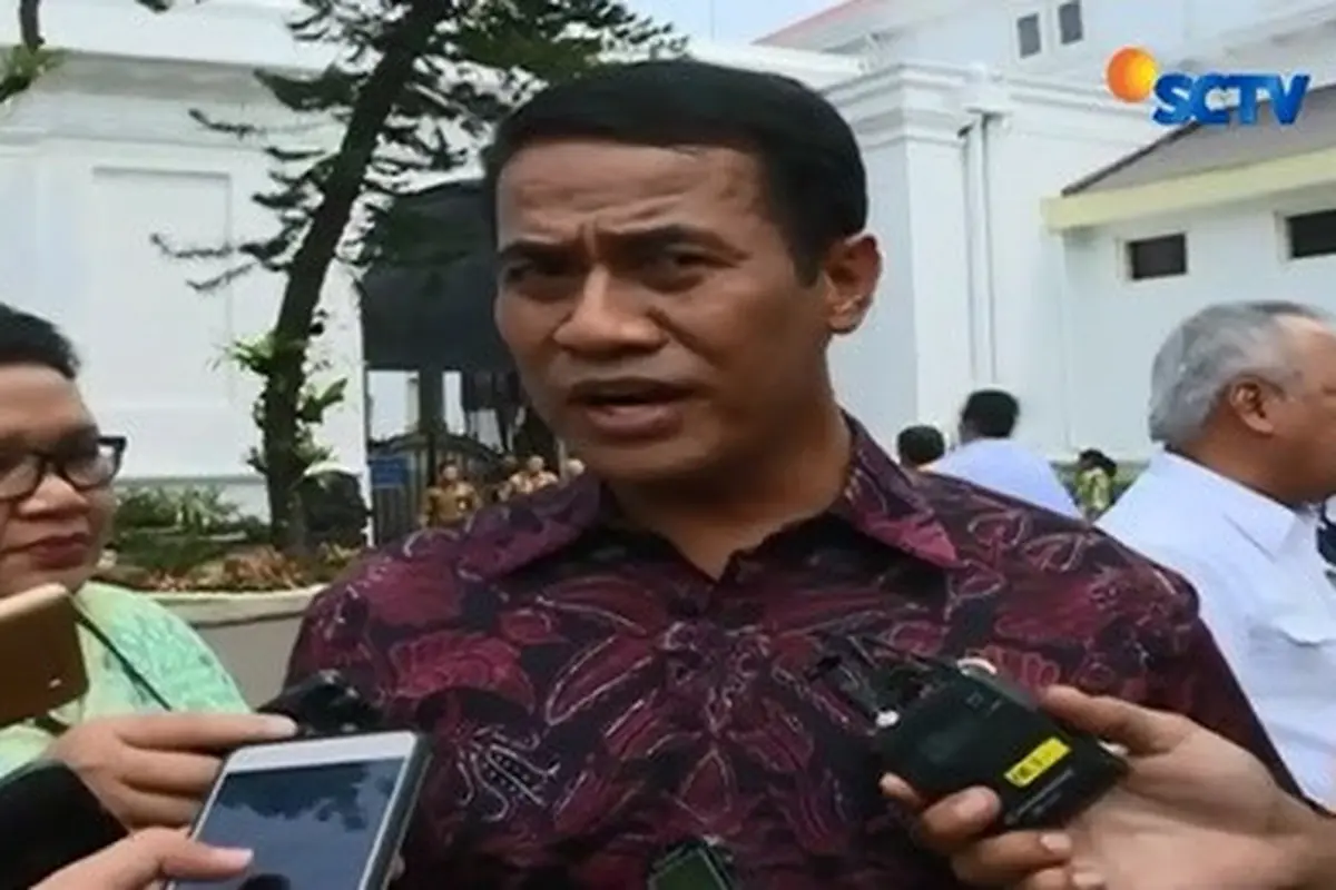 20161007-Bareskrim Polri Ungkap Gudang Mafia Beras Oplosan-Jakarta