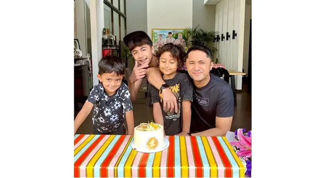 6 Potret Bintang Pratama Anak Hengky Kurniawan, Wajah Tampannya Curi Perhatian